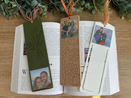 Floral Bookmark - Magnet at the Top